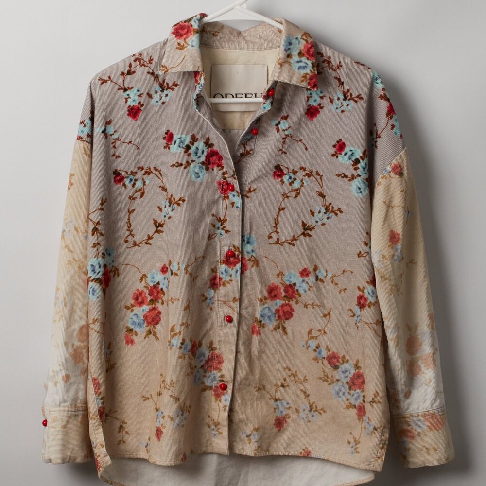 ODEEH Button up corduroy blouse with floral pattern and cute red buttons 34/XS